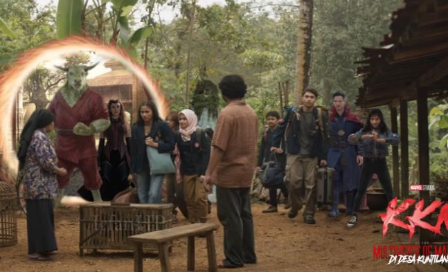 Begini Jadinya Kalau KKN Desa Penari dan Doctor Strange Berkolaborasi. Kocak Banget!