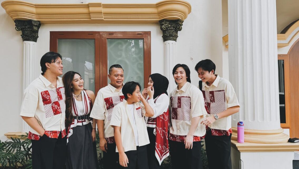 12 Artis dari Keluarga Broken Home ini Buktikan Mereka Tetap Bisa Sukses