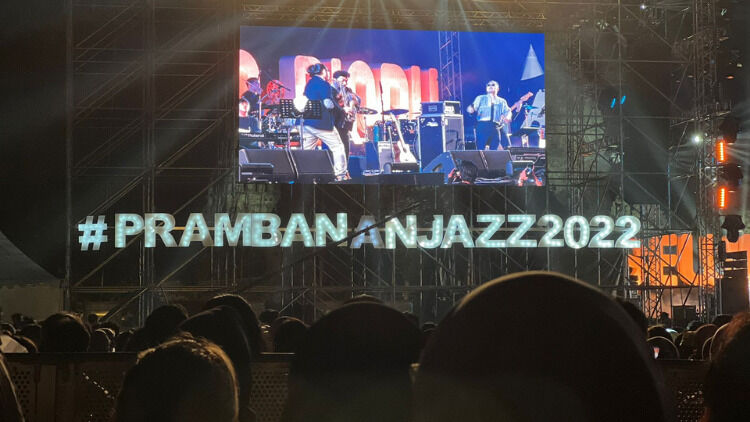 Mengenang Glenn Fredly Bersama Trio Lestari di Prambanan Jazz 2022