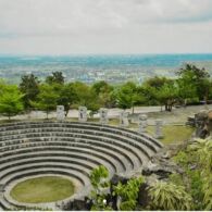 Pesona Wisata Tebing Breksi di Yogyakarta