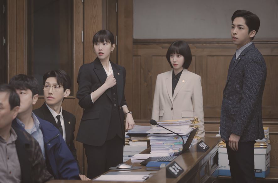 alasan nonton drama Extraordinary Attorney Woo | Foto dari Imdb