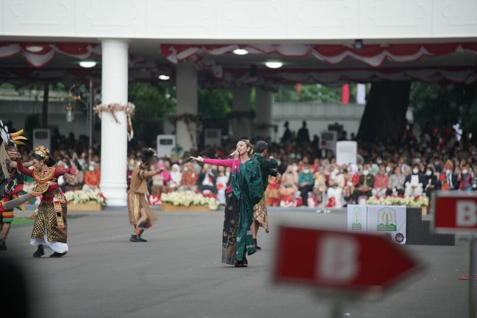 Naura ayu di istana