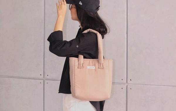 Tote bag dari @gladsome.id