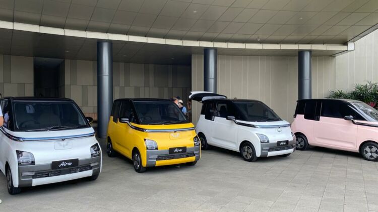 Fakta Menarik Mengendarai Mobil Listrik Wuling Air EV, Si Nyentrik dan Ramah Lingkungan