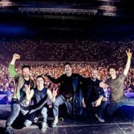 Momen The Script Telepon Mantan Pacar Penonton Konser, Buat Dinyanyikan Lagu Nothing