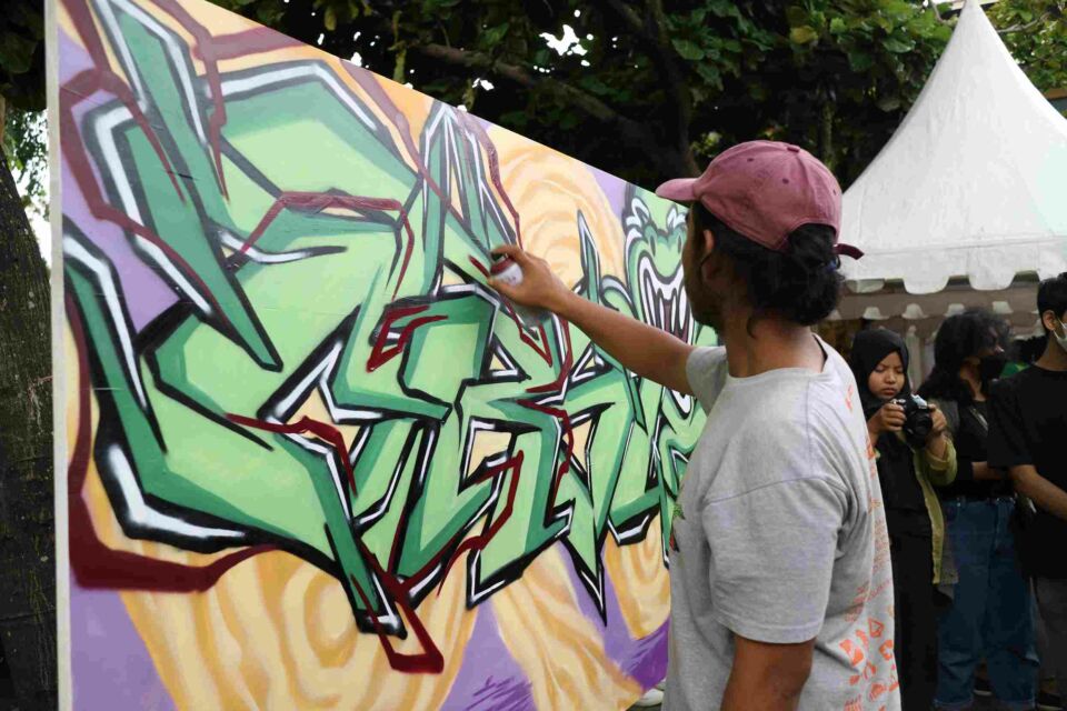 Salah satu kegiatan menarik di CRSL #3: Lomba Graffitti