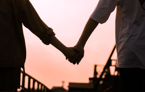 Jurus Jitu Agar Tetap Harmonis dan Romantis Bersama Pasangan Ketika Usia Pernikahan Sudah di Atas 10 Tahun