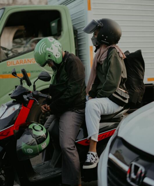 Kadang cuma pengin bengong aja di motor