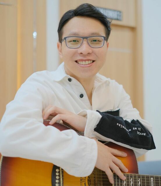 dr. Richard Lee menang