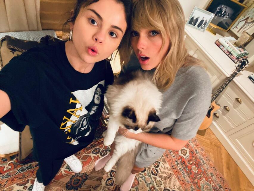 Selena Gomez dan Taylor Swift