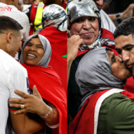 Momen Achraf Hakimi Pemain Maroko, Peluk dan Cium Kening Ibunda Usai Kalahkan Belgia