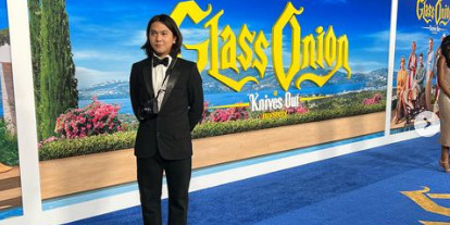 Iqbaal Ramadhan Hadiri World Premiere Film “Glass Onion: A Knives Out Mystery”