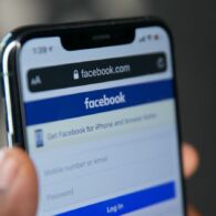 Menebak Alasan Kenapa Facebook adalah Media Sosial Paling Cocok untuk Ibu-ibu