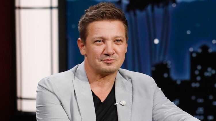 Jeremy Renner Unggah Foto dari Rumah Sakit Usai Kecelakaan, Wajah Masih Bengkak dan Memar