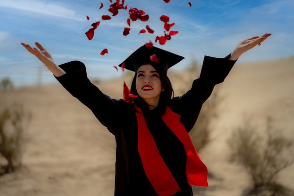 wisuda foto oleh Akbar Nemati