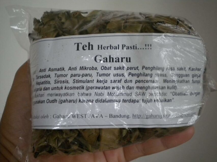 Teh Daun Gaharu oleh Borne Nusantara