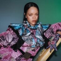 Tampil di Panggung Super Bowl, Rihanna Diketahui Hamil Anak Ke-2. Perut Buncitnya Jadi Sorotan