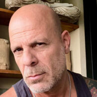 Usai Putuskan Rehat dari Dunia Akting, Aktor Bruce Willis Didiagnosis Demensia Frontotemporal