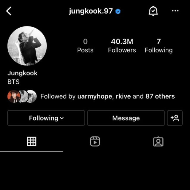 Jungkook hapus foto di instagram