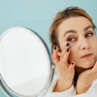 7 Kandungan Skincare Anti Aging yang Bantu Kamu Hempaskan Penuaan Dini