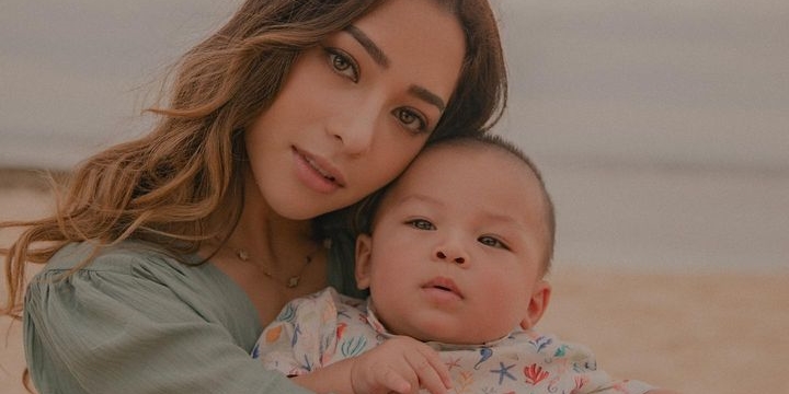 Momen Nikita Willy Kerepotan Momong Anak Bikin Ibu-ibu Relate, Kesabarannya Dipuji