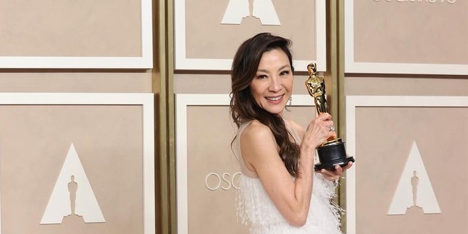 5 Film Terbaik yang Diperankan Michelle Yeoh, Pemenang Aktris Terbaik Piala Oscar 2023