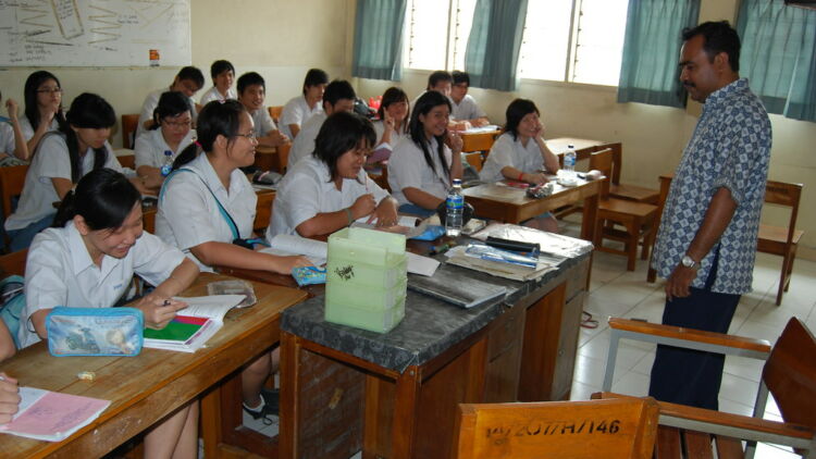 Sekolah Pagi Buta di NTT, tentang Hak Anak & Kesehatan