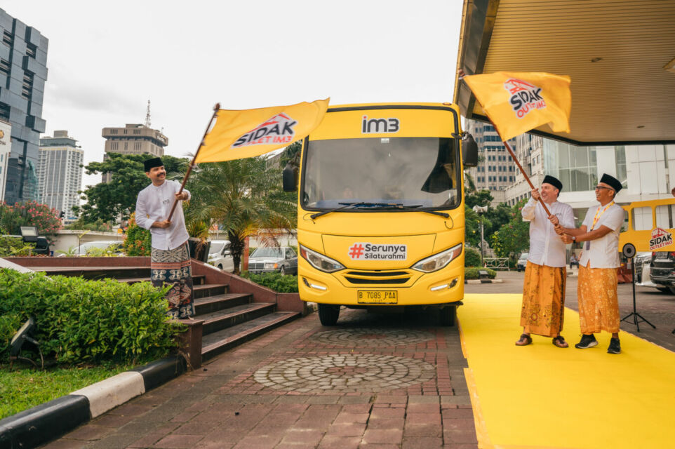 Pelepasan bus Sidak Outlet IM3