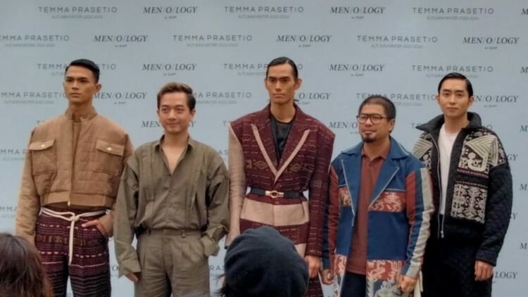 Temma Prasetio Ikut Ajang Dubai Fashion Week 2023, Pamerkan Rancangan Busana dari Tenun NTT