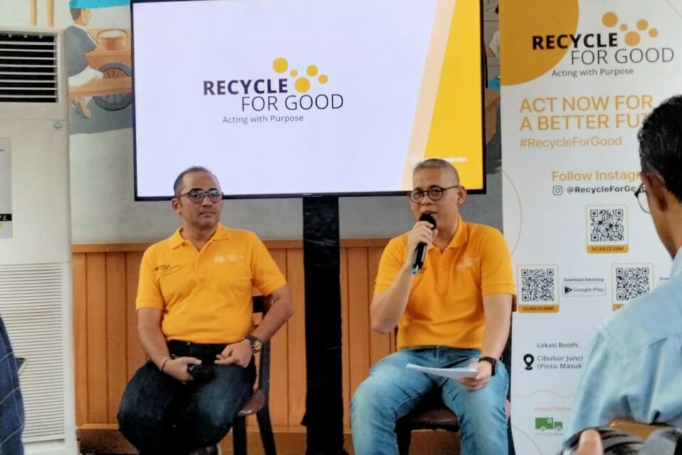 Didi Kaspi Kasim dan Noer Wellington saat mengenalkan program Recycle for Goods