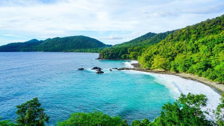 Rahasia Keindahan Pulau Weh: Terumbu Karang, Pantai Pasir Putih, Dan Keanekaragaman Hayati Yang Menganggumkan !