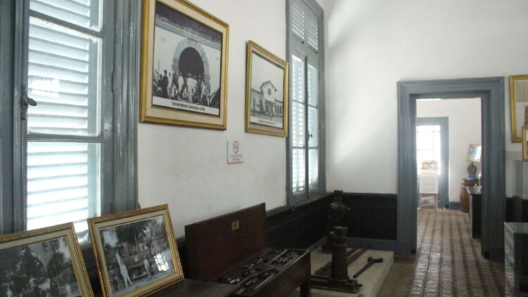 Yuk, Kunjungi Museum Kereta Api Pertama di Jawa Timur yang Bergaya Indische Empire!