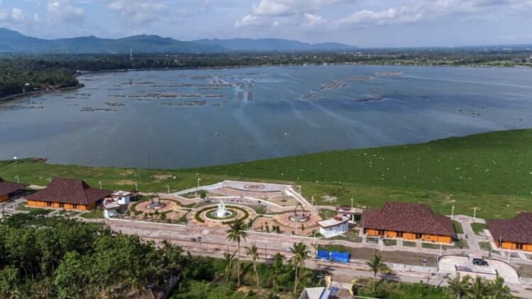 Salah Satu Hidden Gem di Kota Klaten, Danau Rowo Jombor