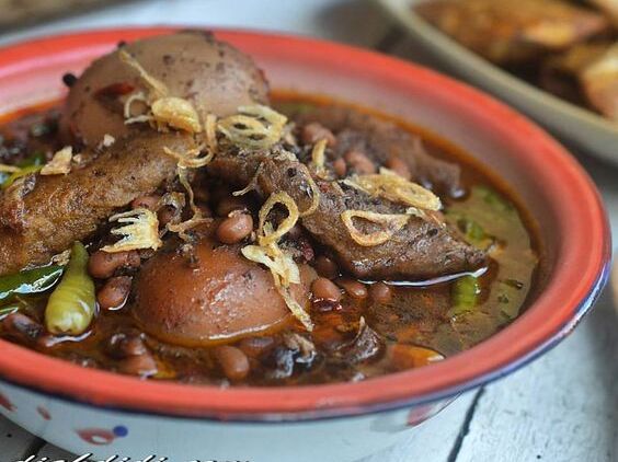 Menikmati Kelezatan Brongkos, Makanan Khas Jogja yang Menggugah Selera