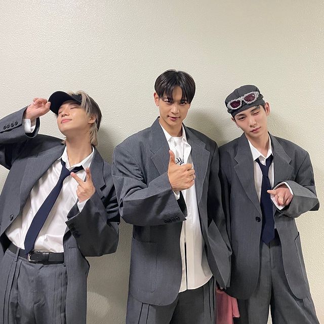 Foto grup SHINee saat tampil di KBS Music Bank; Taemin (kiri), Minho (tengah), dan Key (kanan). Photo by @shinee on Instagram