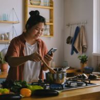 Siapa Bilang Ibu Rumah Tangga Gabisa Punya Penghasilan. Cobain Ide Usaha Ini Pasti Cuan!