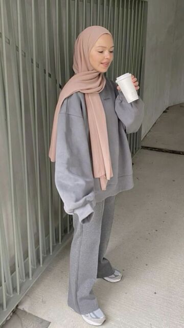 sweater oversize abu abu dan hijab milo