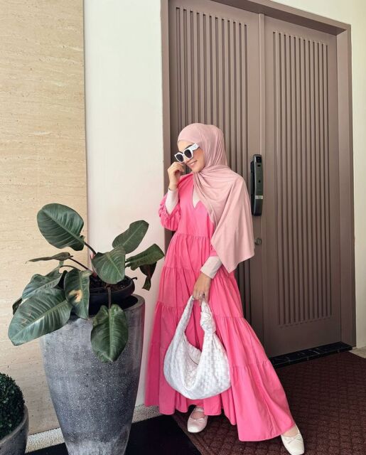 warna jilbab yang cocok untuk baju warna pink peach