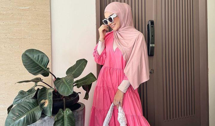 Baju Pink Cocok dengan Hijab Warna Apa? 10 Pilihan Ini Paling Pas untuk OOTD Kamu!