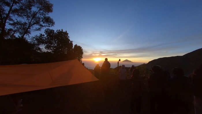 7 Gunung Tertinggi di Jawa Barat, dari Ciremai ke Pangrango