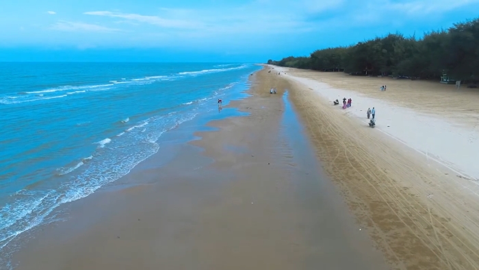 10 Pantai di Madura yang Cantik, Enggak Kalah Sama Bali