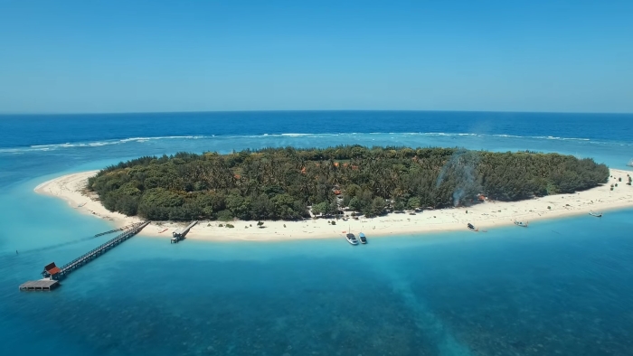 10 Pantai di Madura yang Cantik, Enggak Kalah Sama Bali