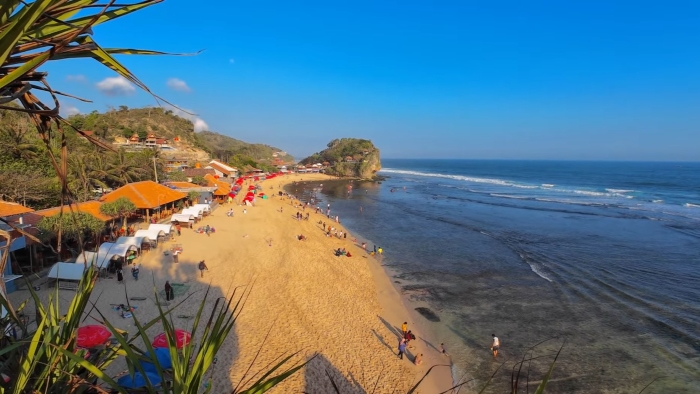 10 Rekomendasi Pantai Pasir Putih di Jogja yang Indah