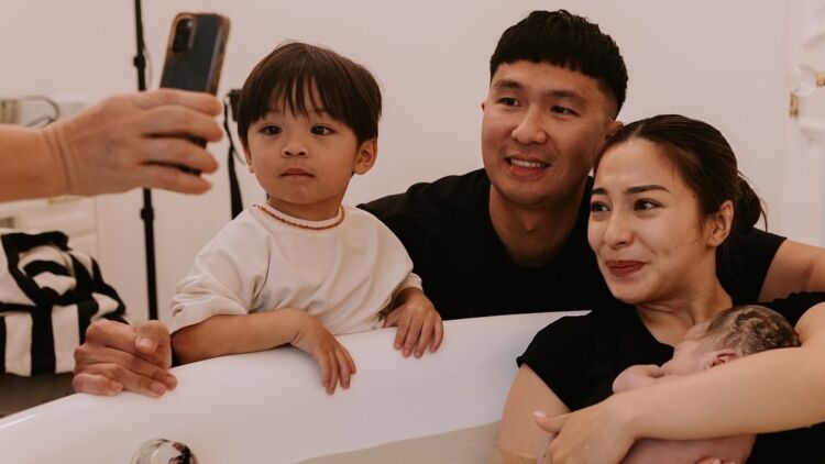 Nikita Willy Lahirkan Anak Kedua di Luar Negeri, Pilih Metode Water Birth