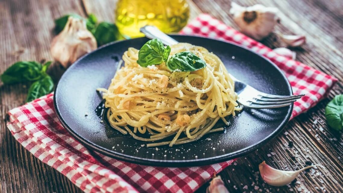 menu natal sphagetti aglo e olio