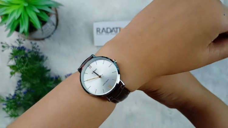 Warna Jam Tangan yang Cocok untuk Kulit Sawo Matang, Artis Juga Pake!