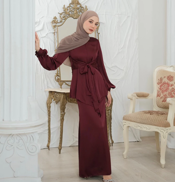 Baju Burgundy Lebaran 2025 Jadi Tren Baru Tahun Ini!