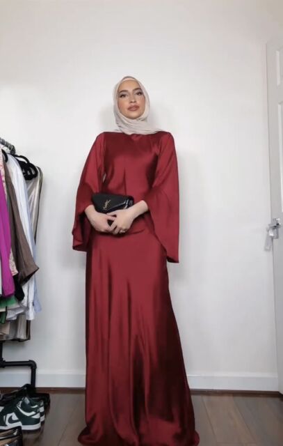 Baju Burgundy Lebaran 2025 Jadi Tren Baru Tahun Ini!