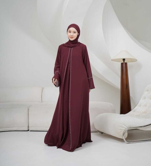 Baju Burgundy Lebaran 2025 Jadi Tren Baru Tahun Ini!