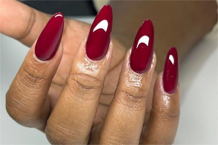 nail art untuk kulit sawo matang warna burgundy